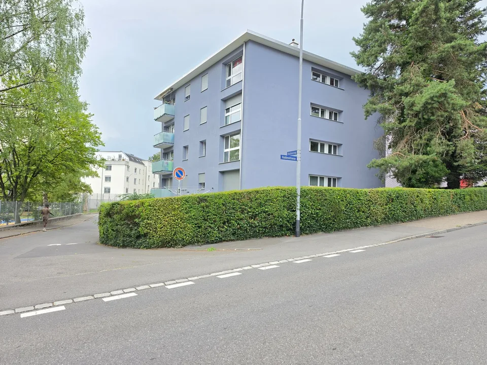 Gemütliche 3.5-Zimmerwohnung mit liebvollem Charme mit Balkon!