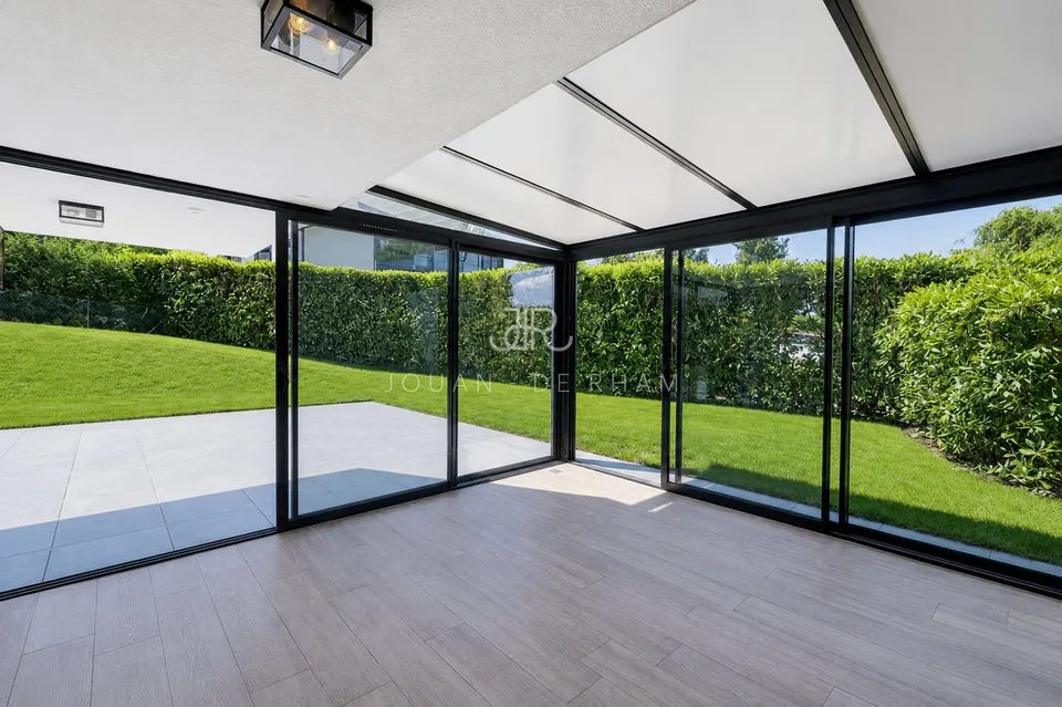 Bellissima villa moderna vicino al lago