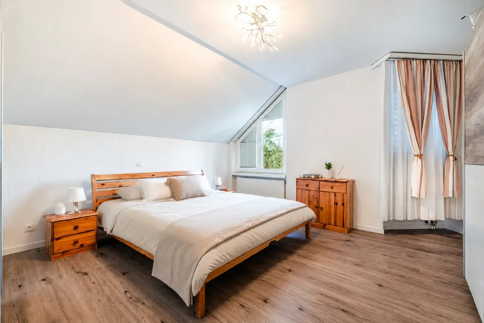Lichtdurchflutete 4.5-Zimmer-Attika-Maisonette mit Tiefgaragenplatz, St. Gallen