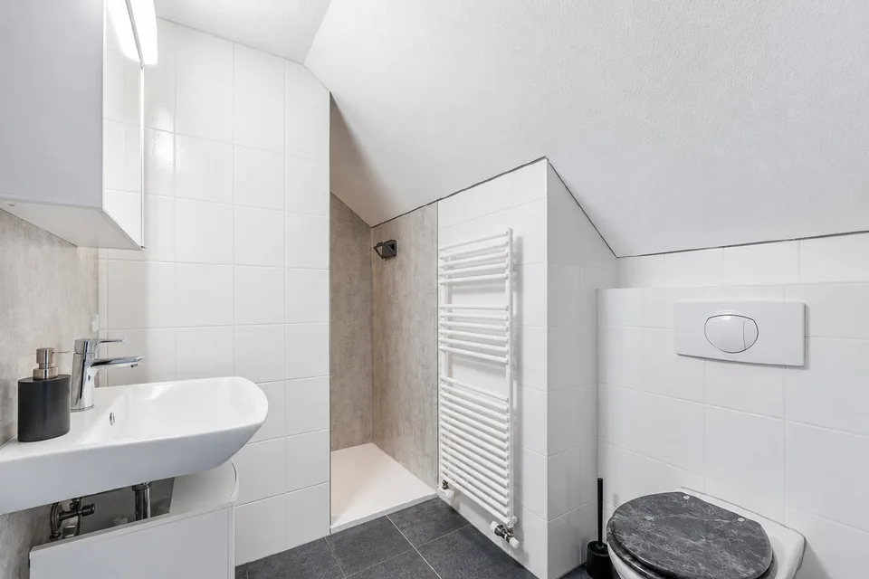 Lichtdurchflutete 4.5-Zimmer-Attika-Maisonette mit Tiefgaragenplatz, St. Gallen