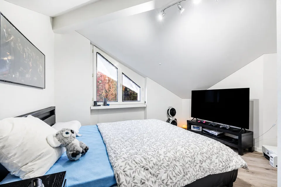 Lichtdurchflutete 4.5-Zimmer-Attika-Maisonette mit Tiefgaragenplatz, St. Gallen