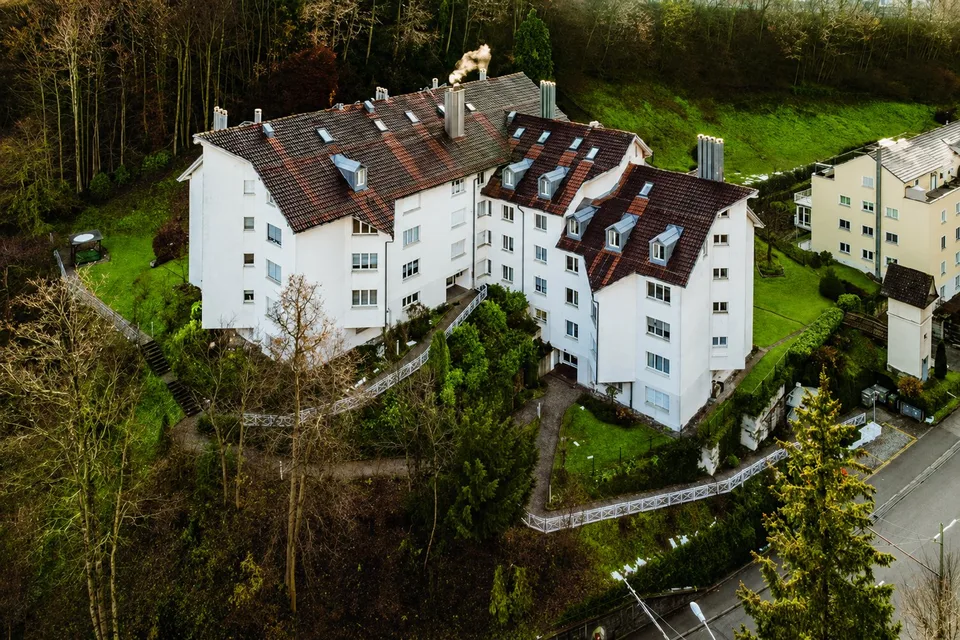 Lichtdurchflutete 4.5-Zimmer-Attika-Maisonette mit Tiefgaragenplatz, St. Gallen