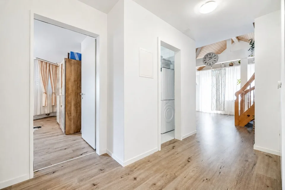 Lichtdurchflutete 4.5-Zimmer-Attika-Maisonette mit Tiefgaragenplatz, St. Gallen