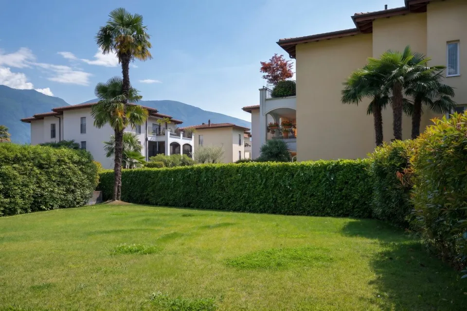 Ascona - appartamento raffinato con ampio giardino privato e camino