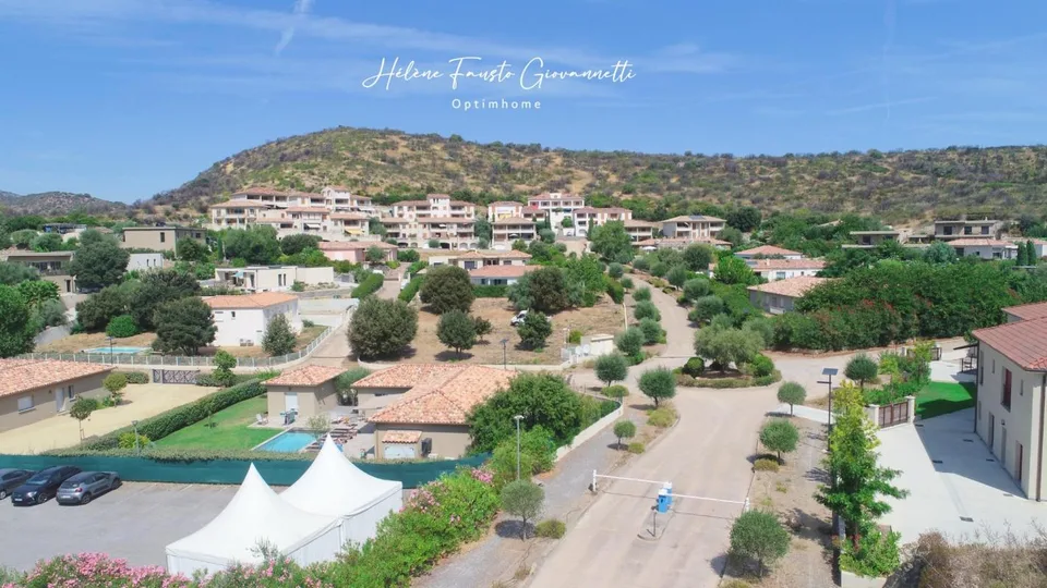 OLETTA - Appartement 3 pièces en duplex avec terrasses, jardin et vue