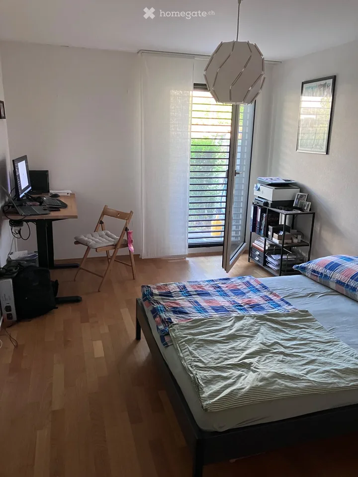 Schönes Apartment 4,5 im Erdgeschoss in einem familiären Viertel