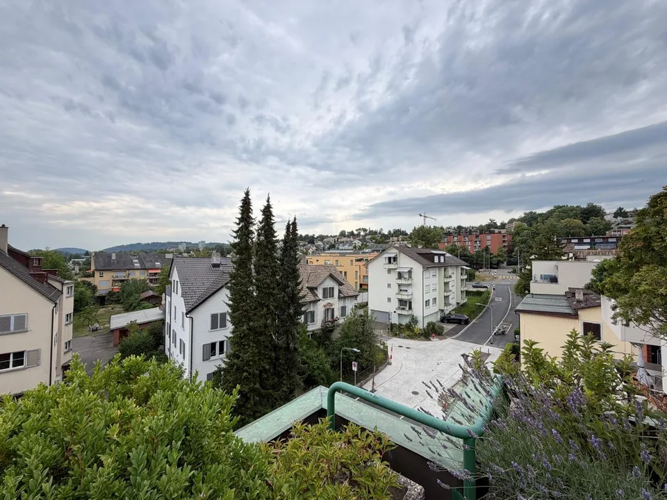 Appartamento mansardato esclusivo con accesso diretto in ascensore e terrazza sul tetto da sogno