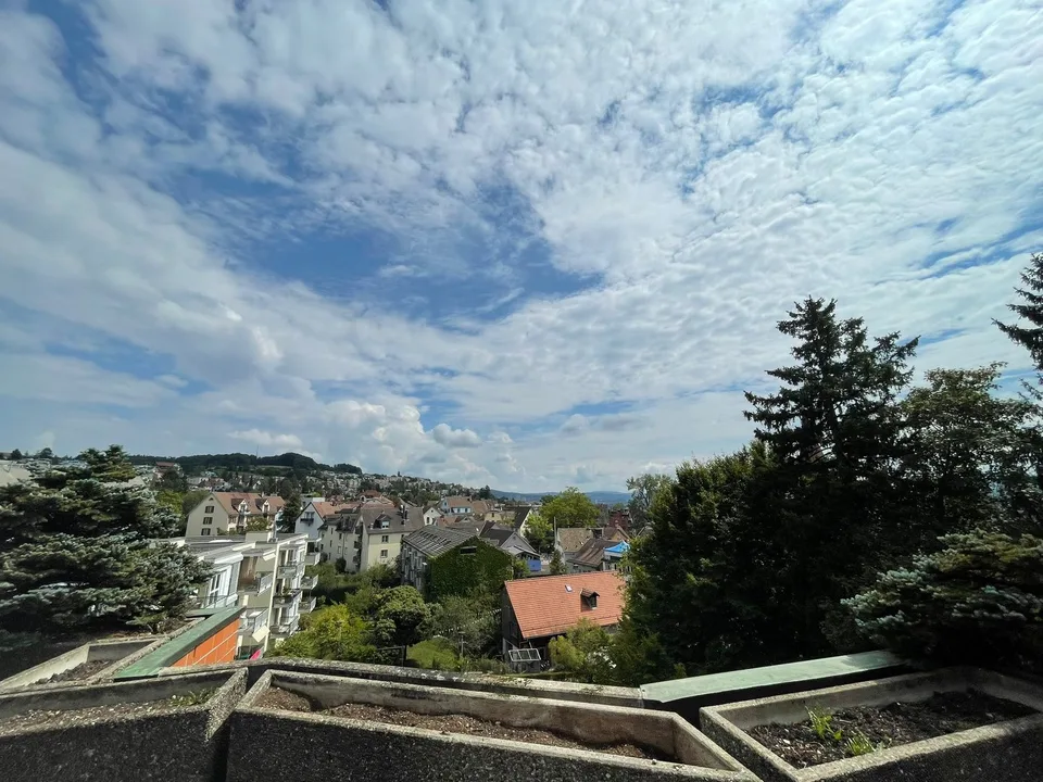 Appartamento mansardato esclusivo con accesso diretto in ascensore e terrazza sul tetto da sogno