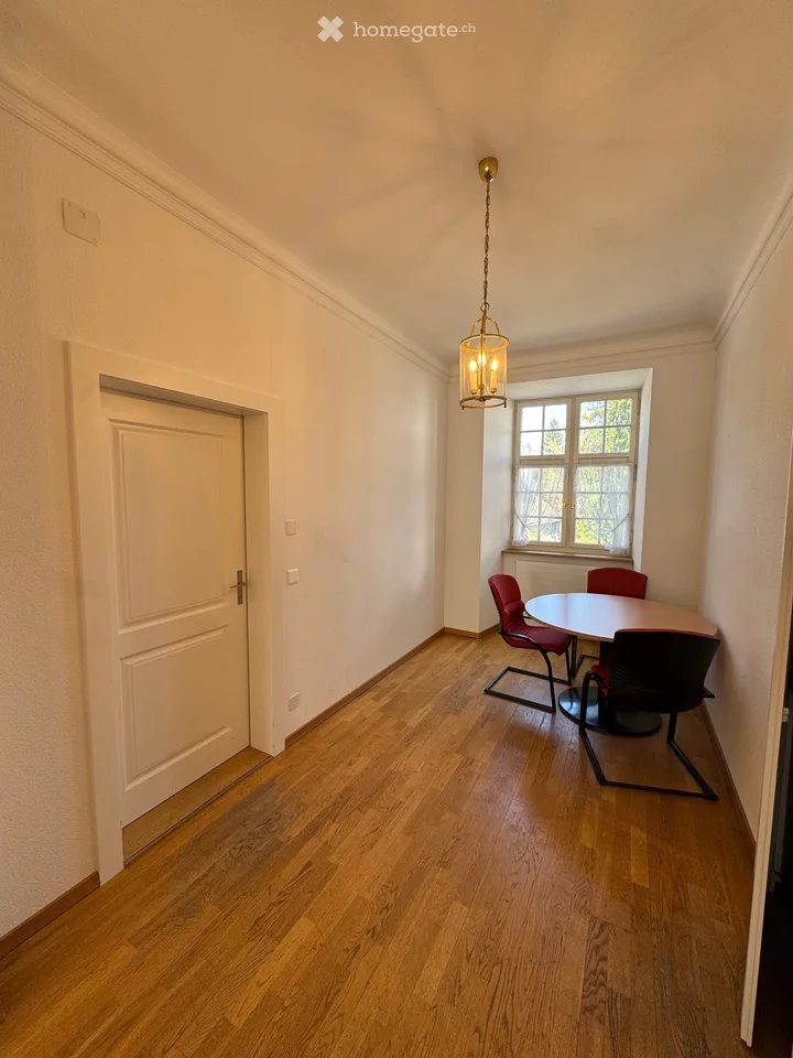 Trois bureaux charmants dans le château de Nürensdorf