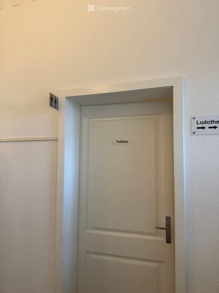 Trois bureaux charmants dans le château de Nürensdorf