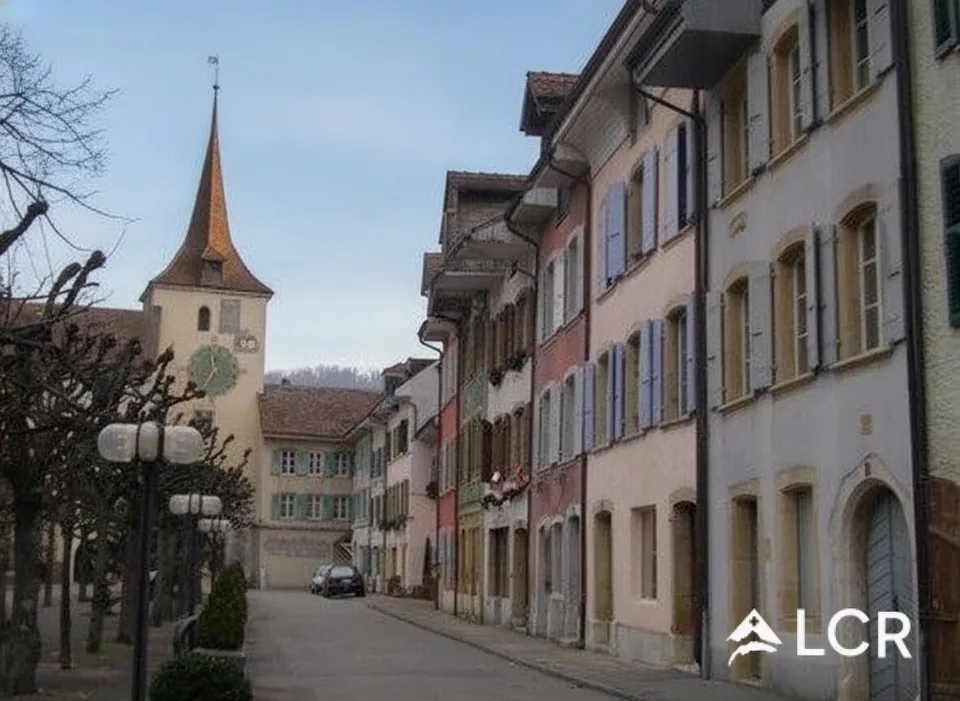 Zu vermieten - Geräumiges Duplex von 4.5 Zimmern mit freier Sicht in Landeron (NE)