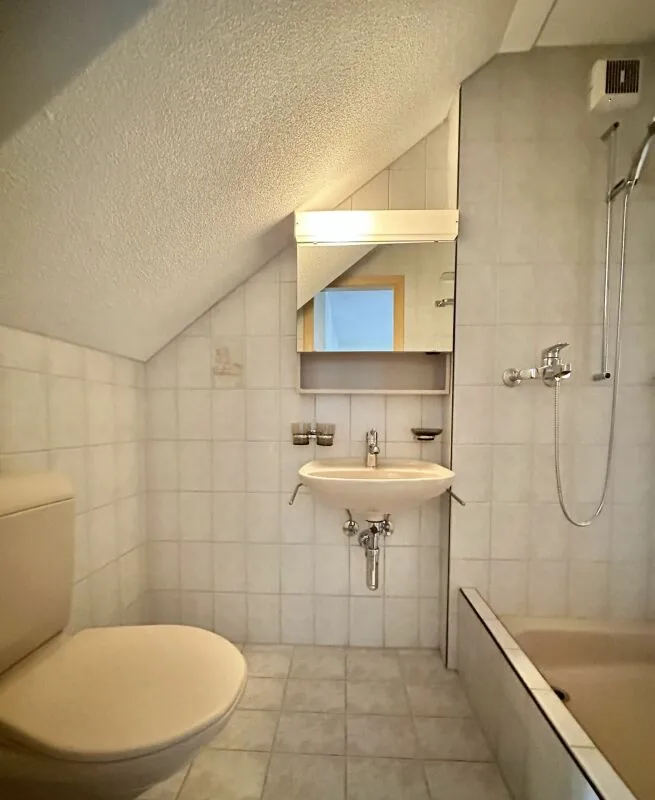 CHARMANTE 3.5-ZIMMER-MAISONETTE-WOHNUNG - Inklusive Tiefgaragenplatz
