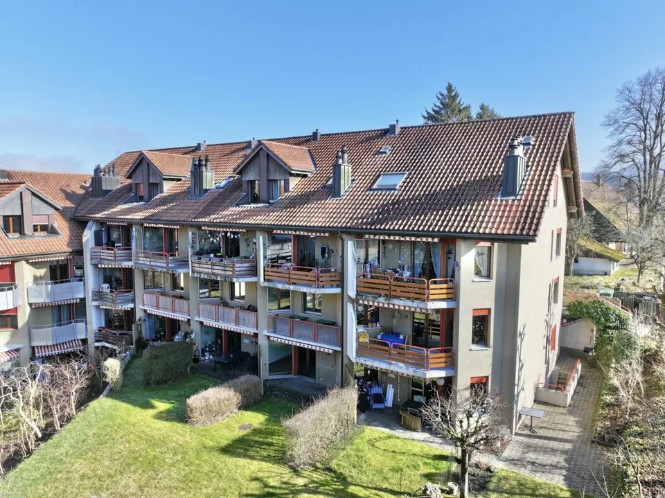 CHARMANTE 3.5-ZIMMER-MAISONETTE-WOHNUNG - Inklusive Tiefgaragenplatz