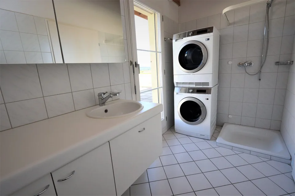 Appartement en attique de 4,5 pièces avec 147 m² d'espace de terrasse