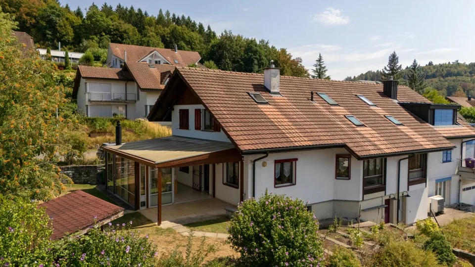 Charmantes und geräumiges Doppel-Haus an gepflegter Lage
