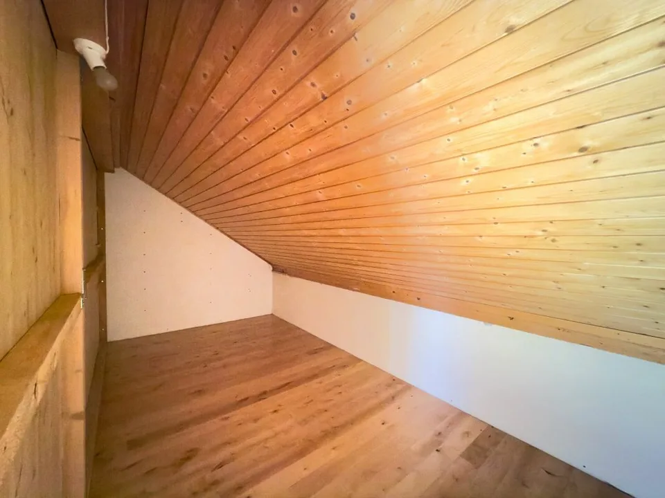 Maison mitoyenne charmante et spacieuse dans un emplacement bien entretenu