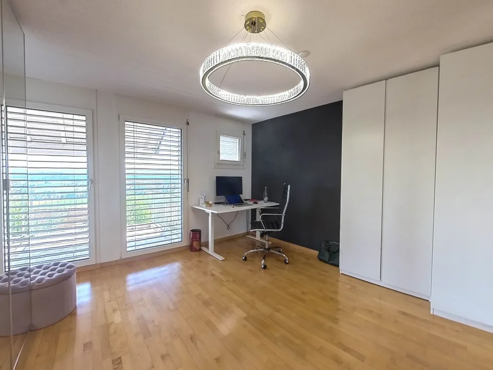 Top 4½ Zimmer-Einfamilienhaus mit 2 Zimmer-Einliegerwohnung