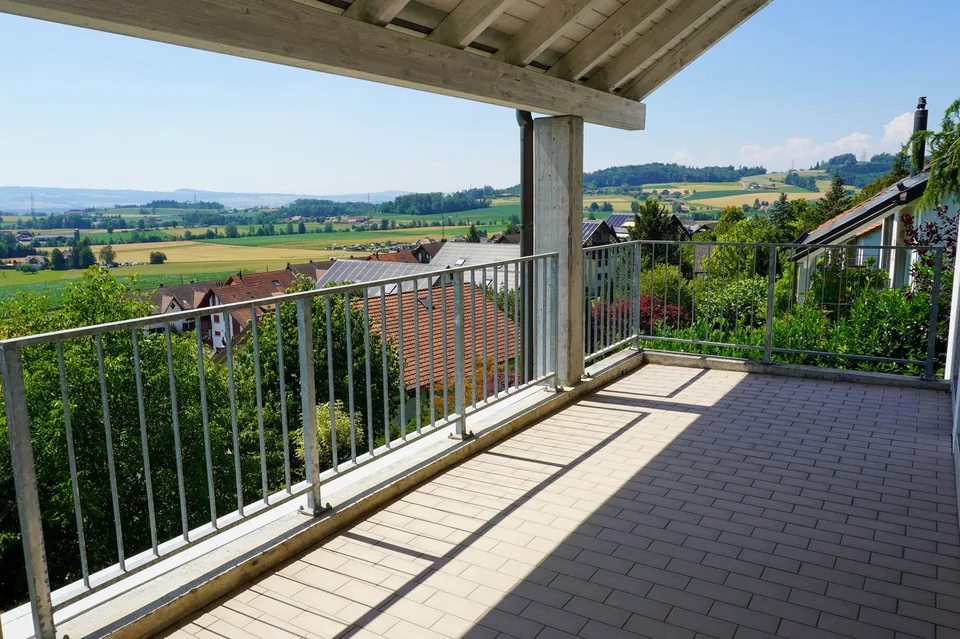 Top 4½ Zimmer-Einfamilienhaus mit 2 Zimmer-Einliegerwohnung