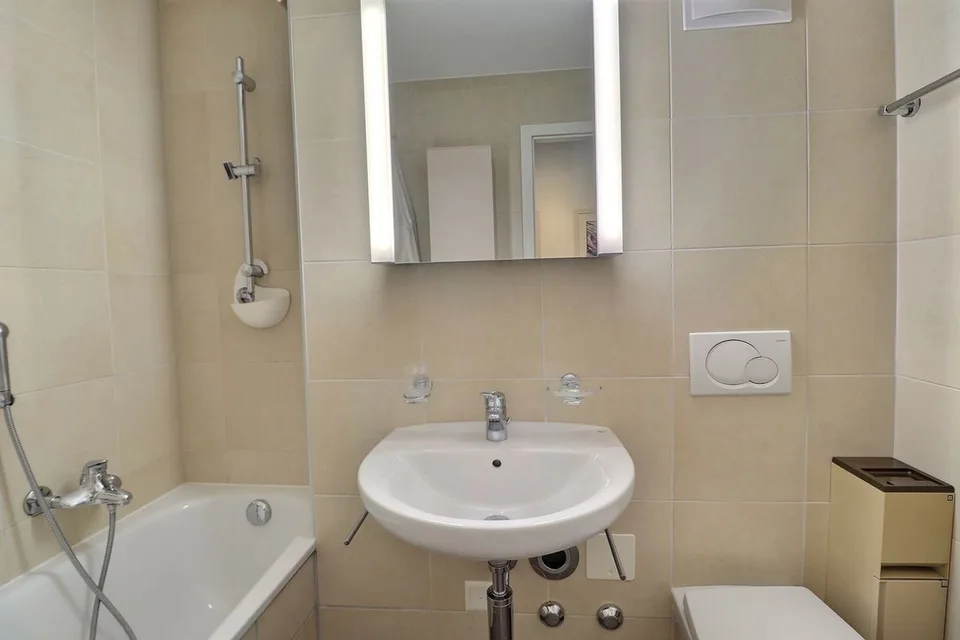 Für Investoren: 5,5-Zimmer-Wohnung in einem sehr ruhigen Viertel mit schönem Blick