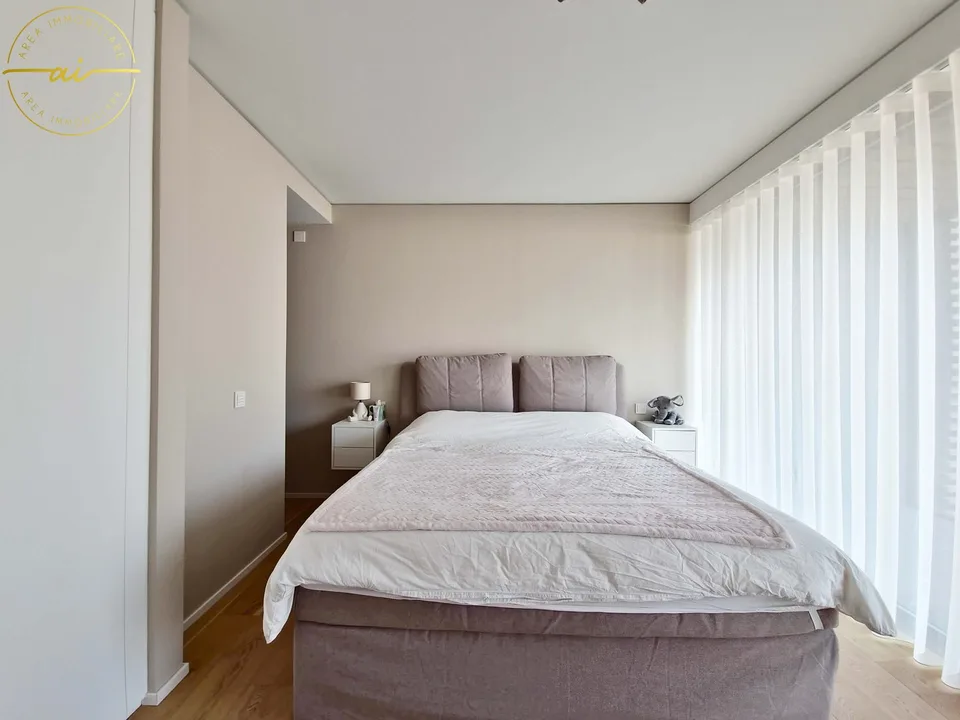 Elegantes 3.5-Zimmer-Apartment mit Terrasse und teilweisem Seeblick in Paradiso