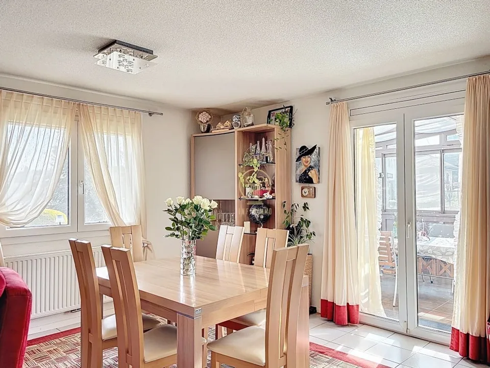 A 5 MIN DE MEZIERES - magnifique villa individuelle lumineuse sur 2 niveaux, avec 5 chambres
