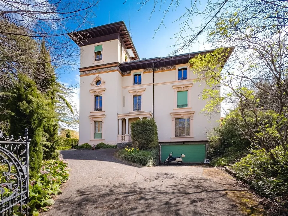 Appartement A: 180m² au REZ de Chaussé - Maison Maître 1893 rénovée