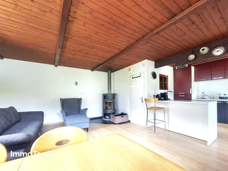 Wunderschönes und typisches Tessiner Haus vollständig renoviert und an sehr guter Lage mit grossem Grundstück