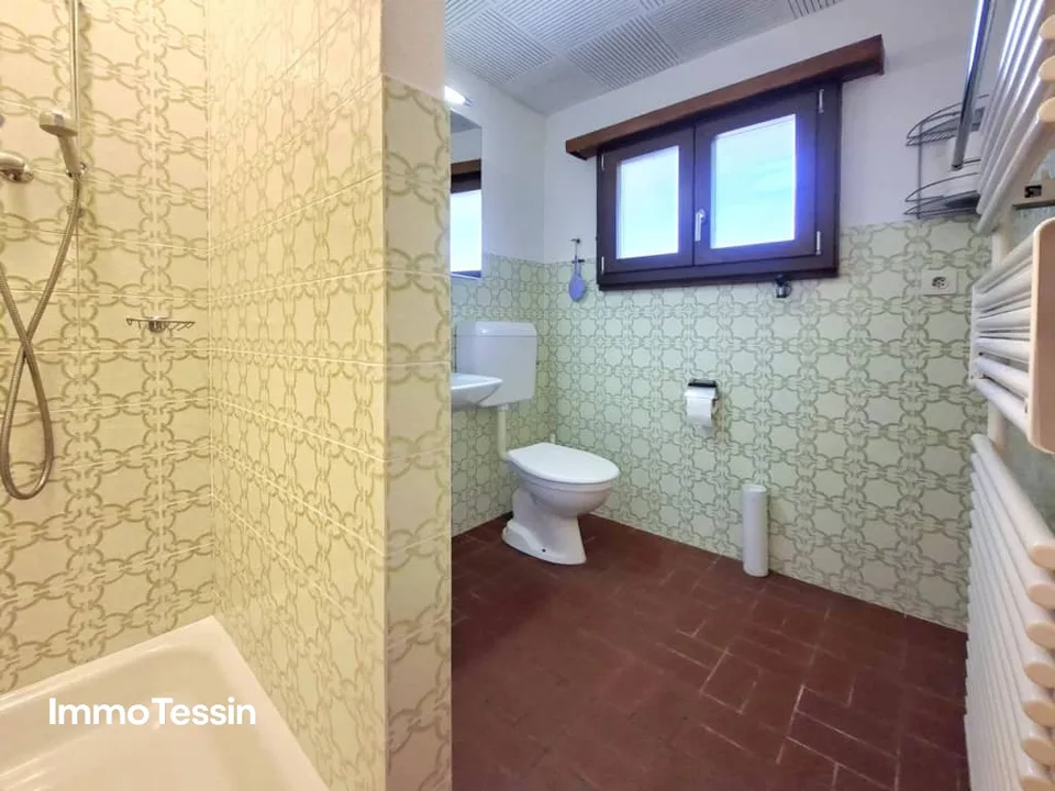 Wunderschönes und typisches Tessiner Haus vollständig renoviert und an sehr guter Lage mit grossem Grundstück