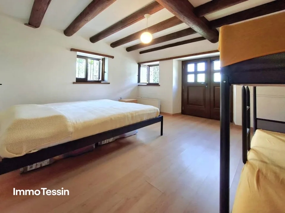 Wunderschönes und typisches Tessiner Haus vollständig renoviert und an sehr guter Lage mit grossem Grundstück