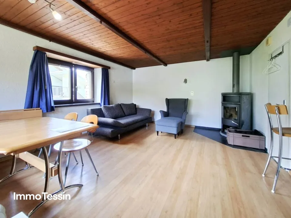 Wunderschönes und typisches Tessiner Haus vollständig renoviert und an sehr guter Lage mit grossem Grundstück