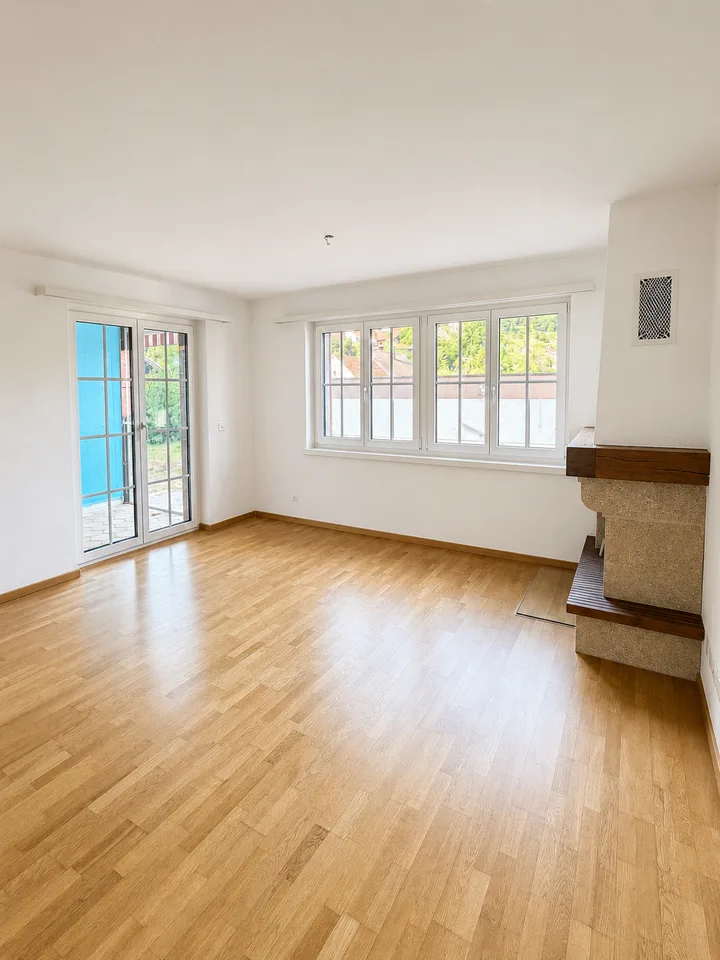Charmante 2.5-Zimmerwohnung mit Wintergarten und Sitzplatz