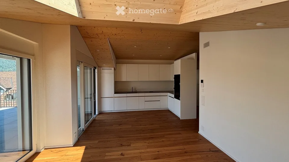 Moderne 3.5-Zimmer-Attikawohnung mit Bergblick im Dorfzentrum Buochs
