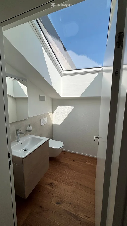 Moderne 3.5-Zimmer-Attikawohnung mit Bergblick im Dorfzentrum Buochs