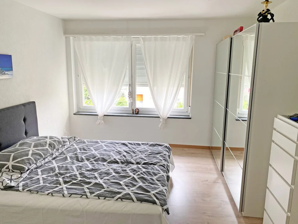 Moderne Singlewohnung am Fusse des Weiningerbergs