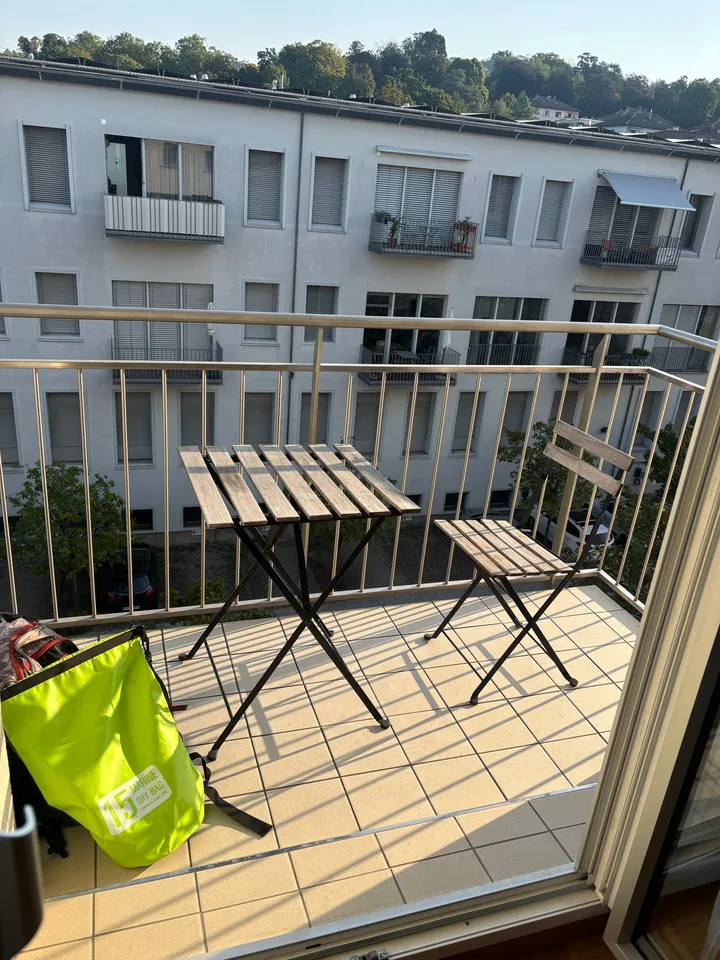 Charmant studio avec balcon au 4ème étage à Lausanne