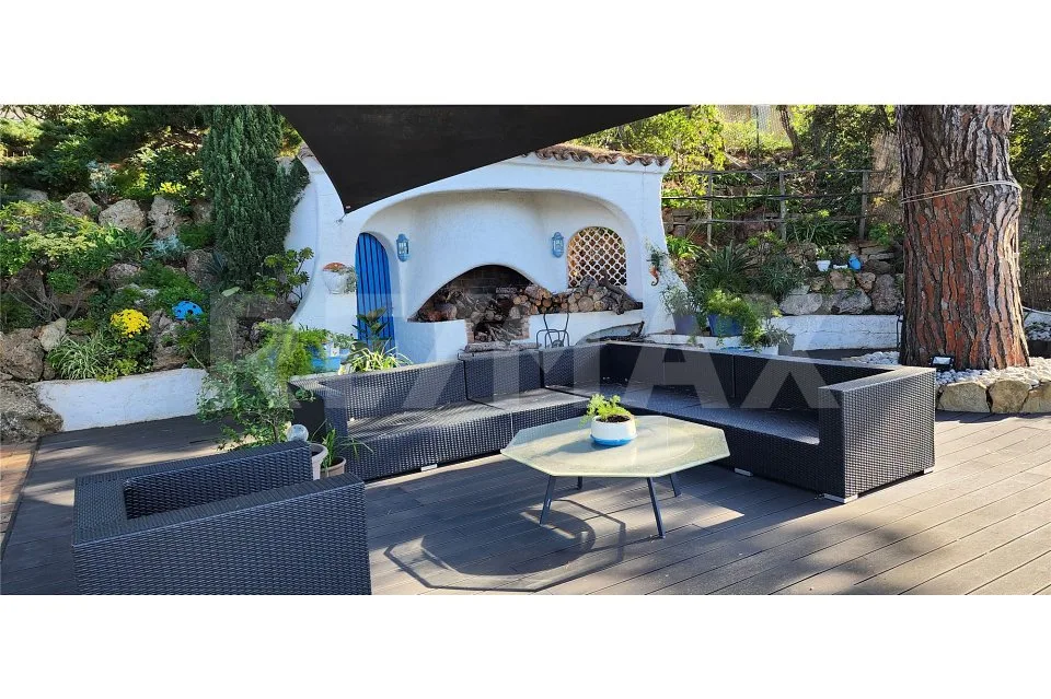 Villa di 8 locali attraente e ristrutturata con vista mare e piscina a Les Issambres Côte d'Azur