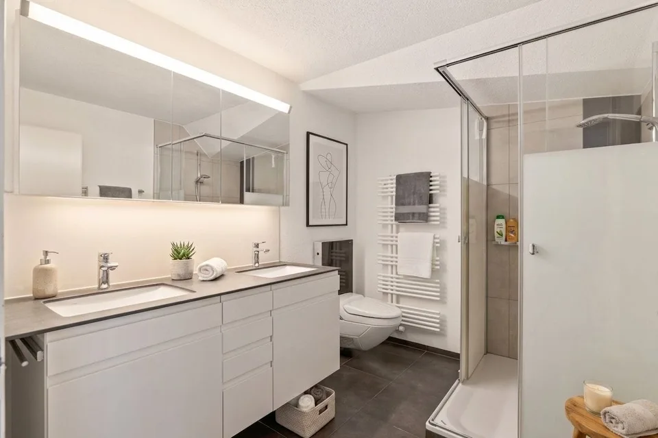 Single-family house with 6 rooms and 4-room apartment in a preferred residential area