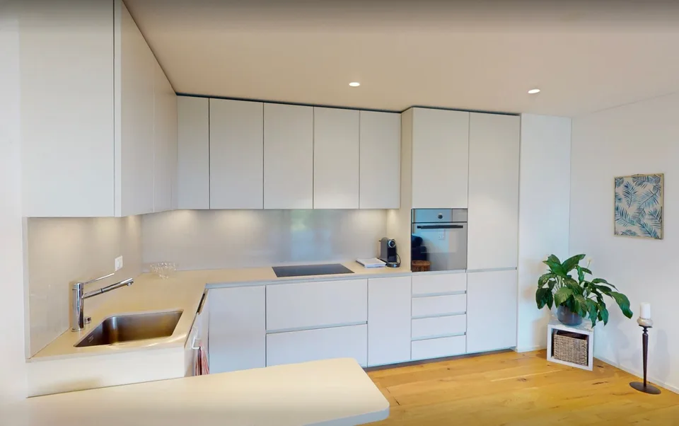 High-quality living in a prime location with an additional office