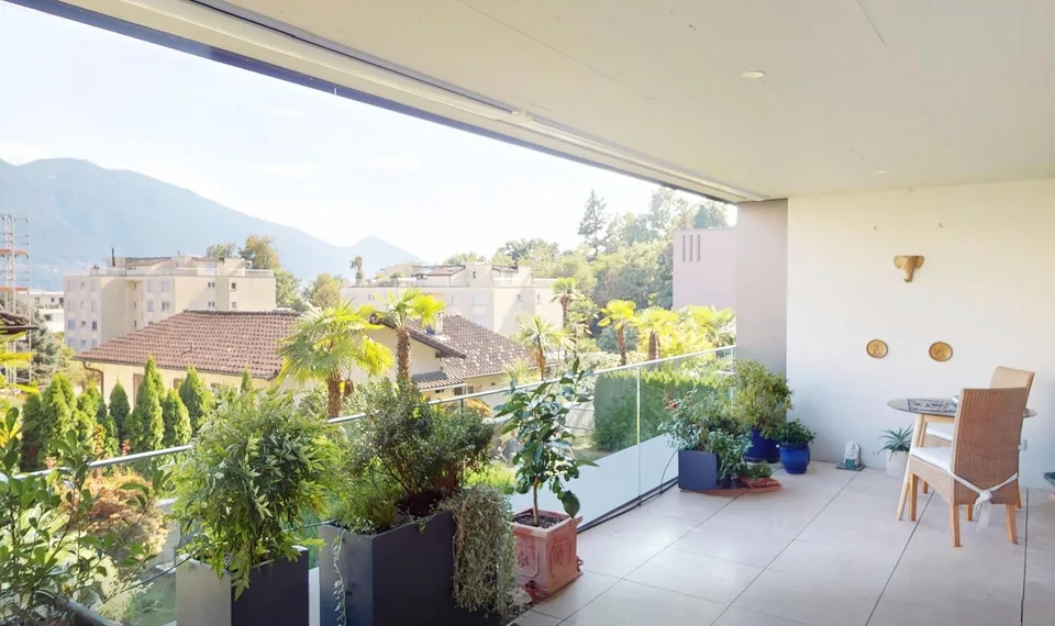 High-quality living in a prime location with an additional office