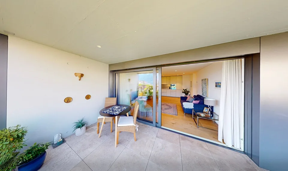 High-quality living in a prime location with an additional office