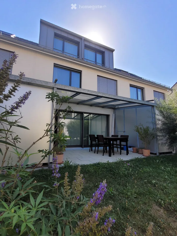 Modernes 5.5-Zimmer-Reihenhaus in Embrach – Neubau zu vermieten