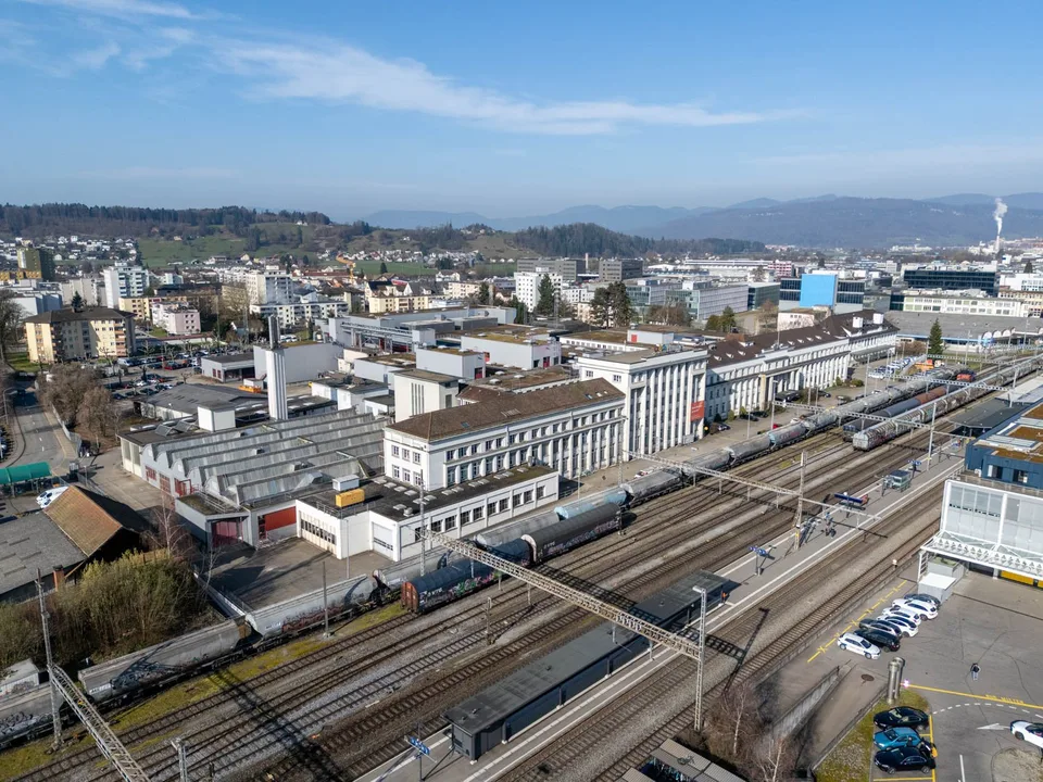 Industrielle Gewerbefläche zur Miete in Zofingen – sofort verfügbar