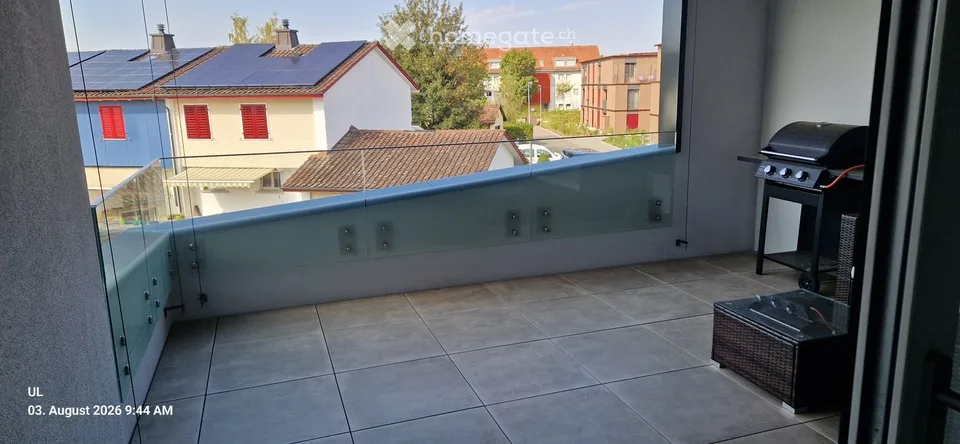 Appartement 3.5 pièces moderne à Rafz avec terrasse couverte de 15m2