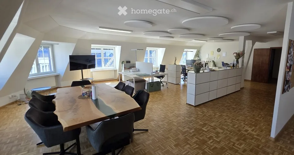 Helle Bürofläche mit Blick auf den Basler Marktplatz – 180 m² an zentraler Lage in Basel