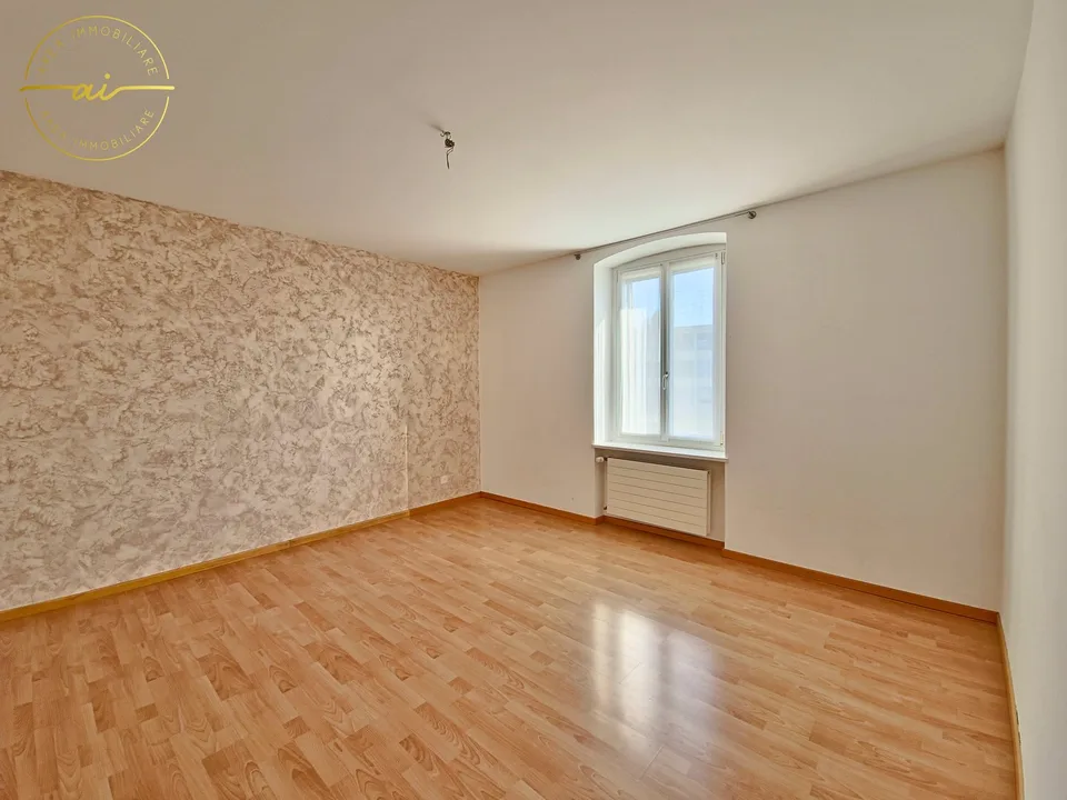 APPARTAMENTO DI 4 LOCALI CON AMPIA TERRAZZA COPERTA A MENDRISIO A REDDITO