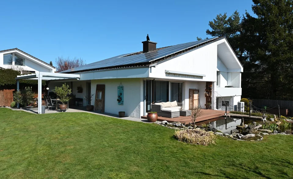 Freistehendes EFH mit Gartenparadies und Potenzial