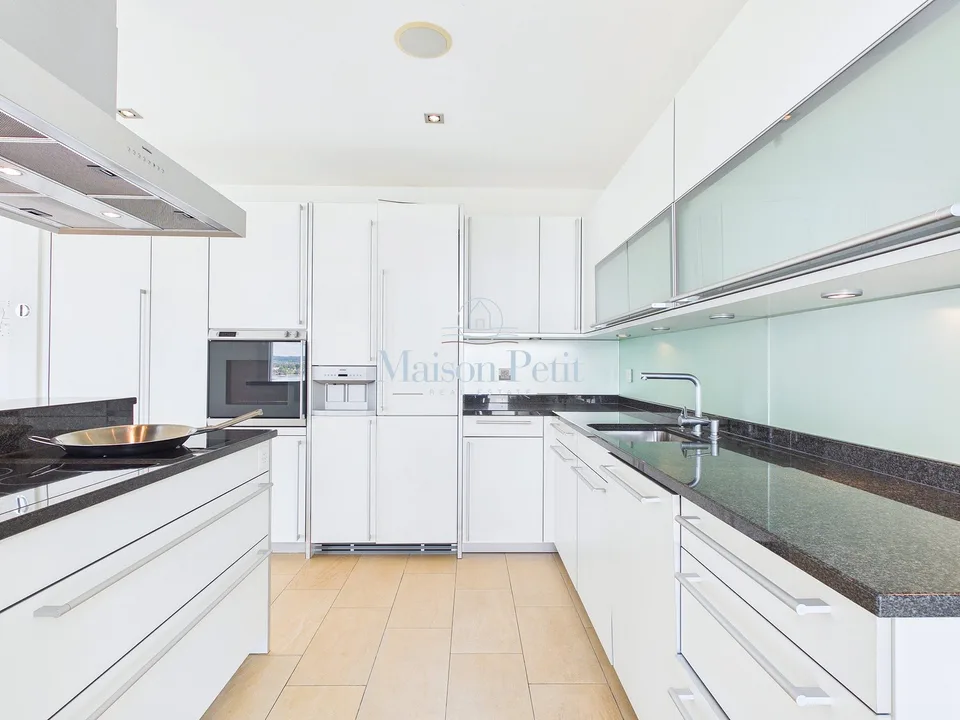 Appartement maisonnette rare, vue sur le lac unique, 2 terrasses et 170m2 d'espace de vie