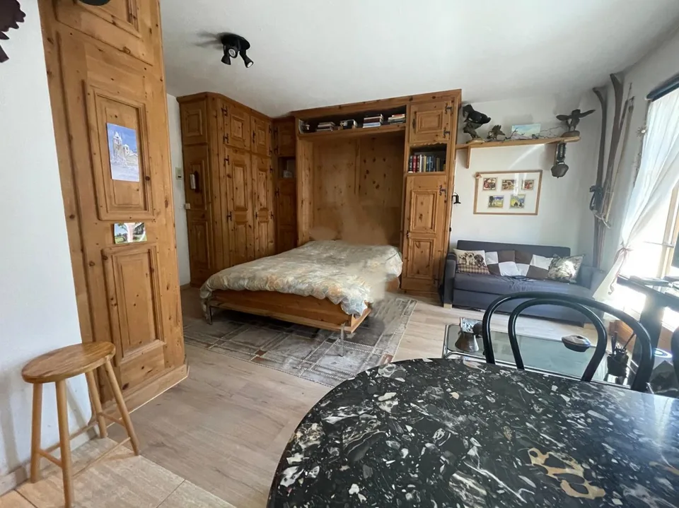 In Celerina an absolut ruhiger Lage heimeliges 1-Zimmer-Appartement zu verkaufen