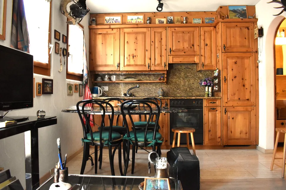 In Celerina an absolut ruhiger Lage heimeliges 1-Zimmer-Appartement zu verkaufen