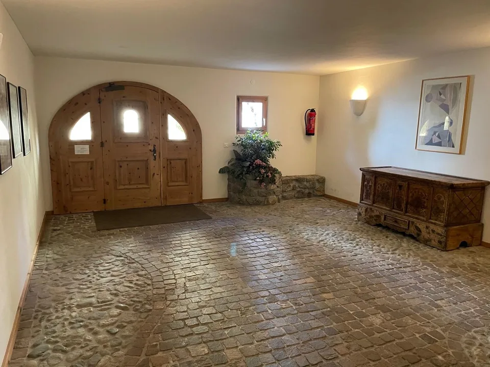 In Celerina an absolut ruhiger Lage heimeliges 1-Zimmer-Appartement zu verkaufen